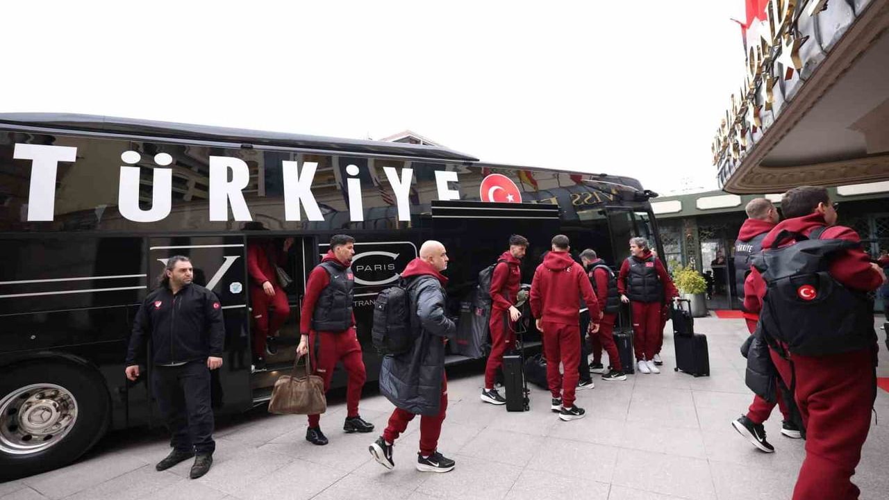 Gençlik ve Spor Bakanı Osman Aşkın Bak Kosova’da: 2026 FIFA Dünya Kupası play-off finalini izleyecek