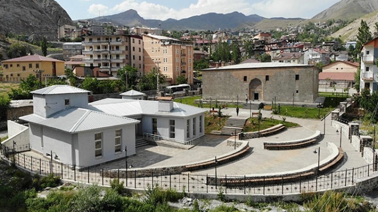 Hakkari Meydan Medresesi'nde profesyonel çekimler ücretli hale geldi