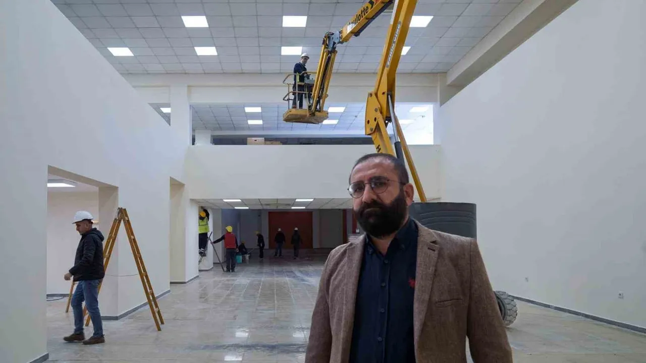 Hasan Ali Yücel Kütüphanesi Kültürpark'ta: Doğa İçinde Modern Bir Mekan