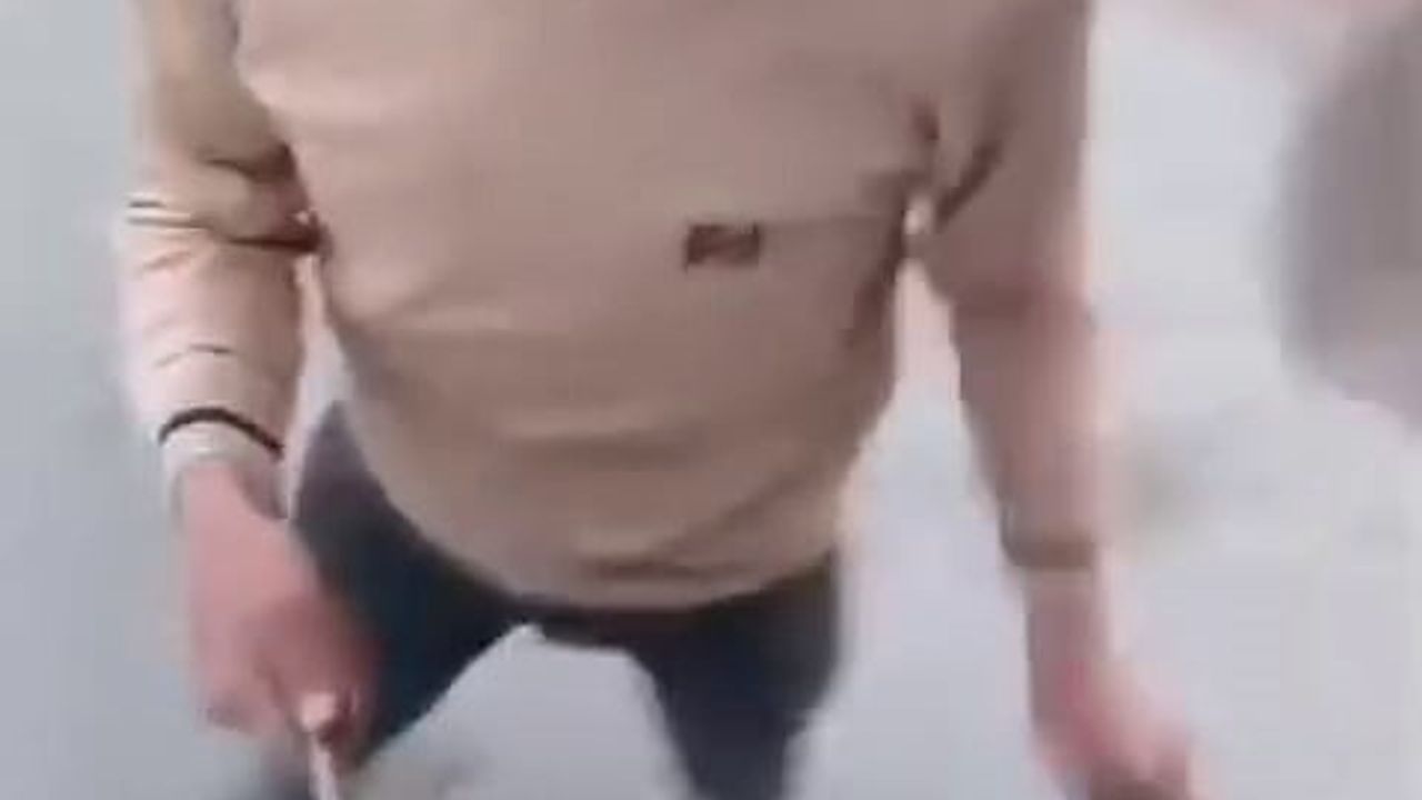 Hatay'da Cilvegözü Sınır Kapısı'nda kaza sonrası tır sürücüsü demir sopayla meslektaşını darp etti