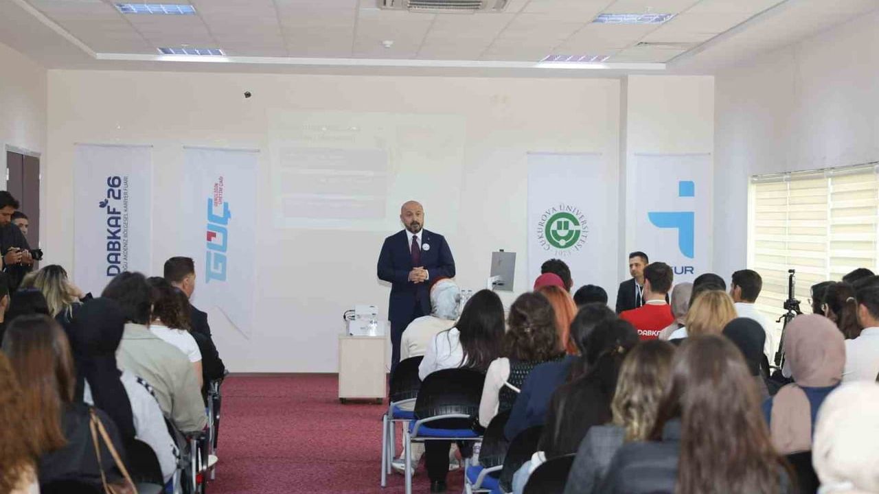 İl Sağlık Müdürü Uzm. Dr. Halil Nacar, Gençlere Sağlık Kariyerinde Yol Haritası Anlattı