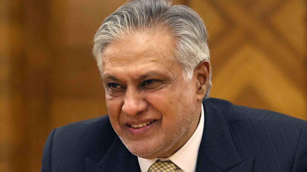 İran, Pakistan bandıralı 20 geminin Hürmüz Boğazı’ndan geçişine izin verdi