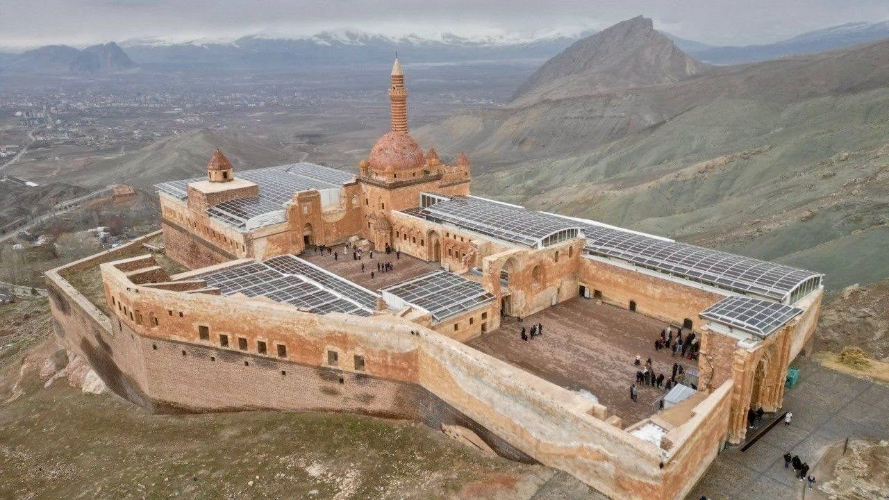 İshak Paşa Sarayı: Doğubayazıt'ta Selçuklu izleri taşıyan 235 yıllık saray