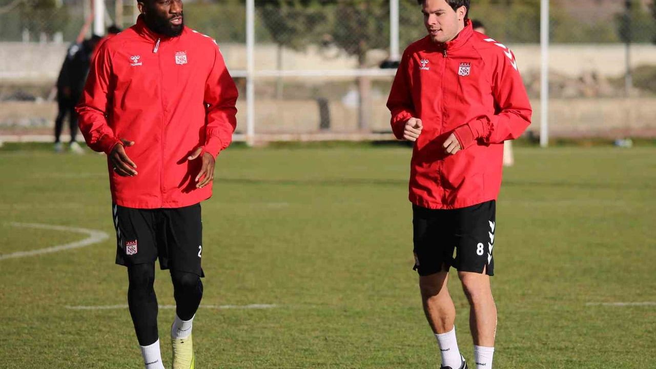 İsmet Taşdemir: "Play-off’a girebiliriz" — Özbelsan Sivasspor'un hedefi ve sakatlık durumu