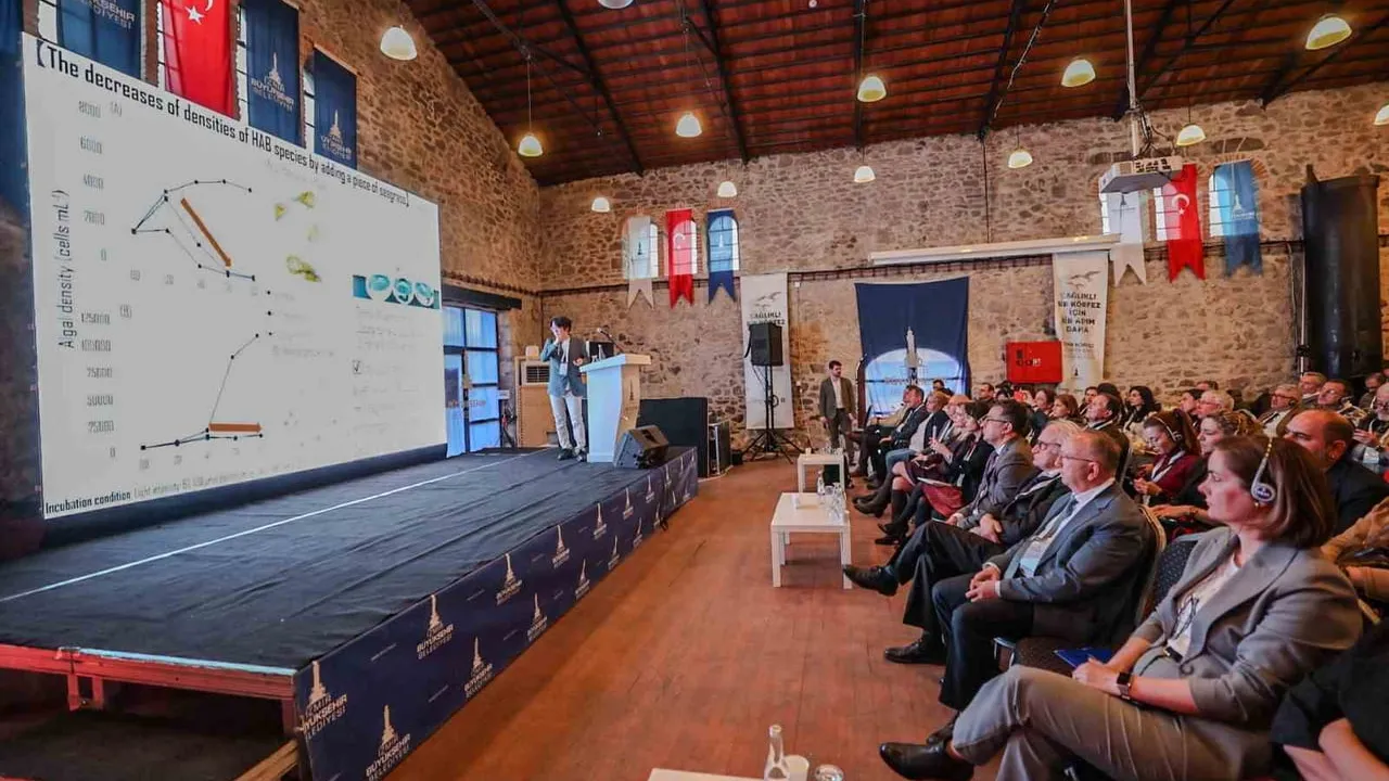 İzmir Körfez Konferansı: Bilim İnsanları Körfezin Restorasyonuna Yönelik Çözüm Önerilerini Paylaştı