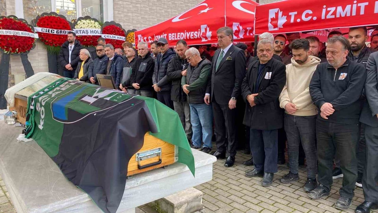 İzmit'te eğlence mekanına kalaşnikoflu saldırı: 3 ölü, 2 yaralı