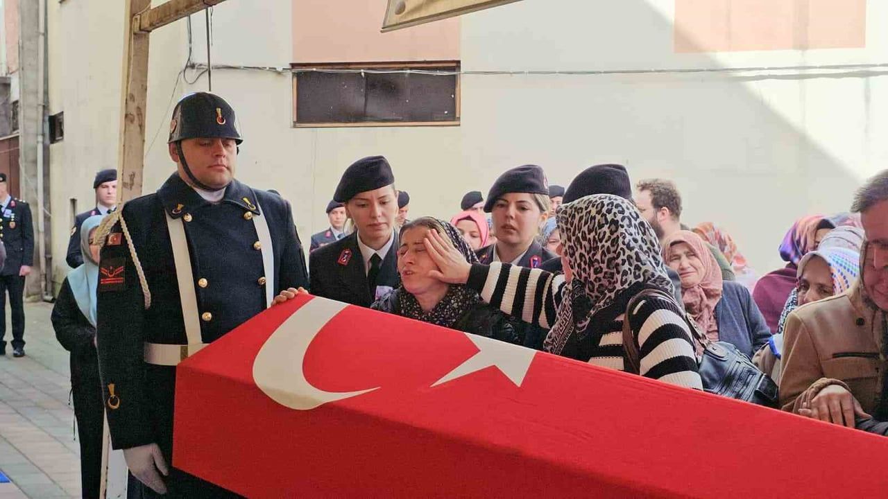 Jandarma Uzman Çavuş Umut Can Heptaş, Bayram Dönüşü Yaşamını Yitirdi; Bartın'da Son Yolculuğu Yapıldı