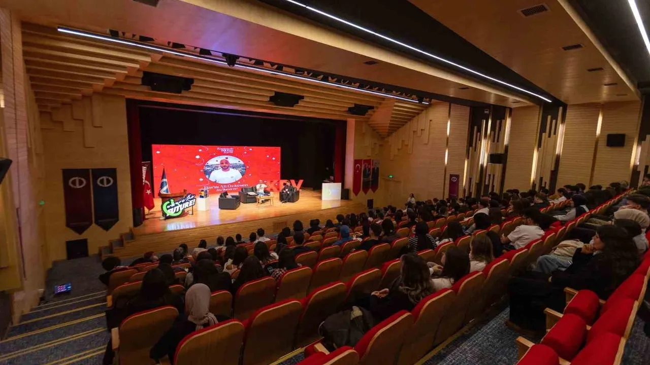 Kampüste Reklam Var’22: Anadolu Üniversitesi'nde öğrenciler sektör profesyonelleriyle buluştu