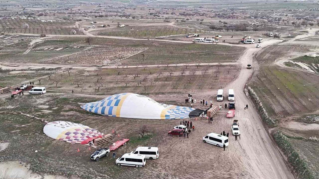Kapadokya'da sıcak hava balon turları rüzgar nedeniyle iptal edildi
