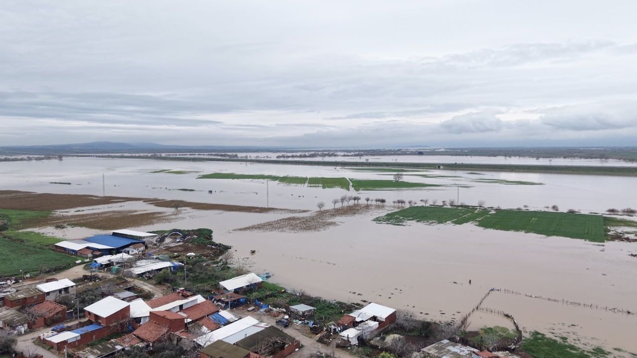 Karacabey Bayıraltı'nda tarım arazileri suyla kaplandı