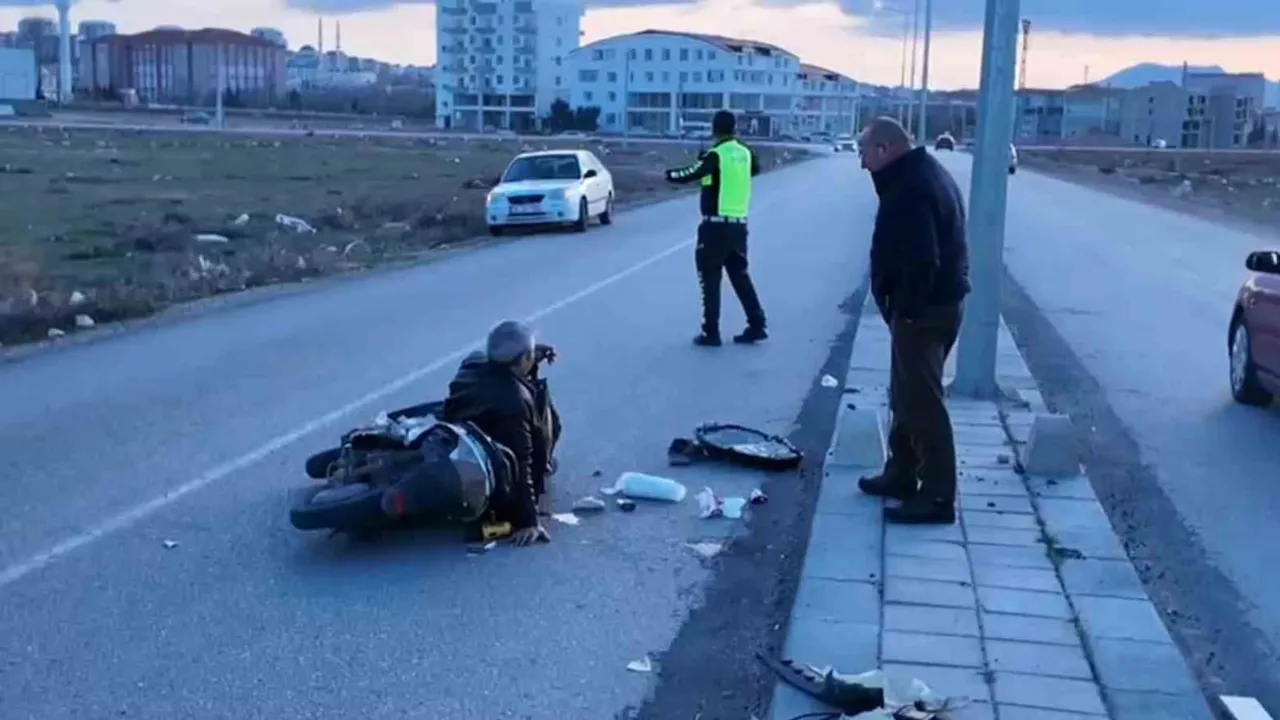 Karaman'da elektrikli bisiklet devrildi: Sürücü yaralandı, 73 bin 500 lira ceza kesildi