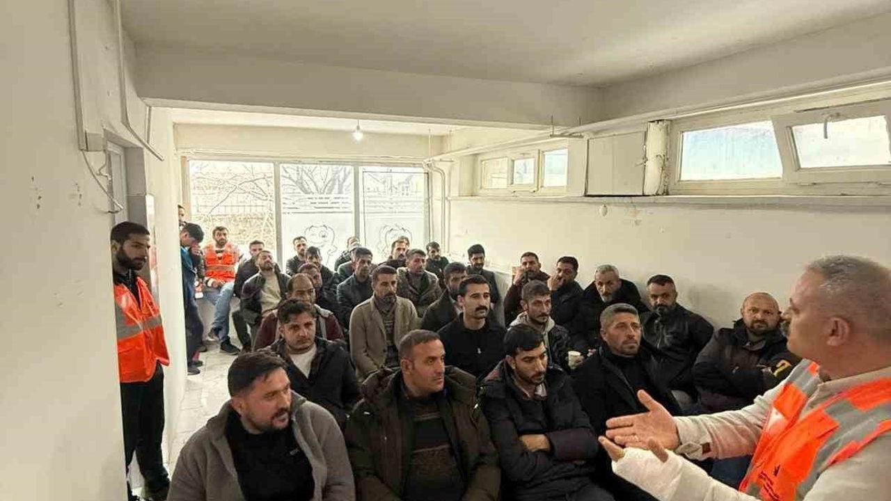 Karayazı Esnaf Derneği ilk toplantısını yaptı: Dayanışma ve sosyal sorumluluk ön planda