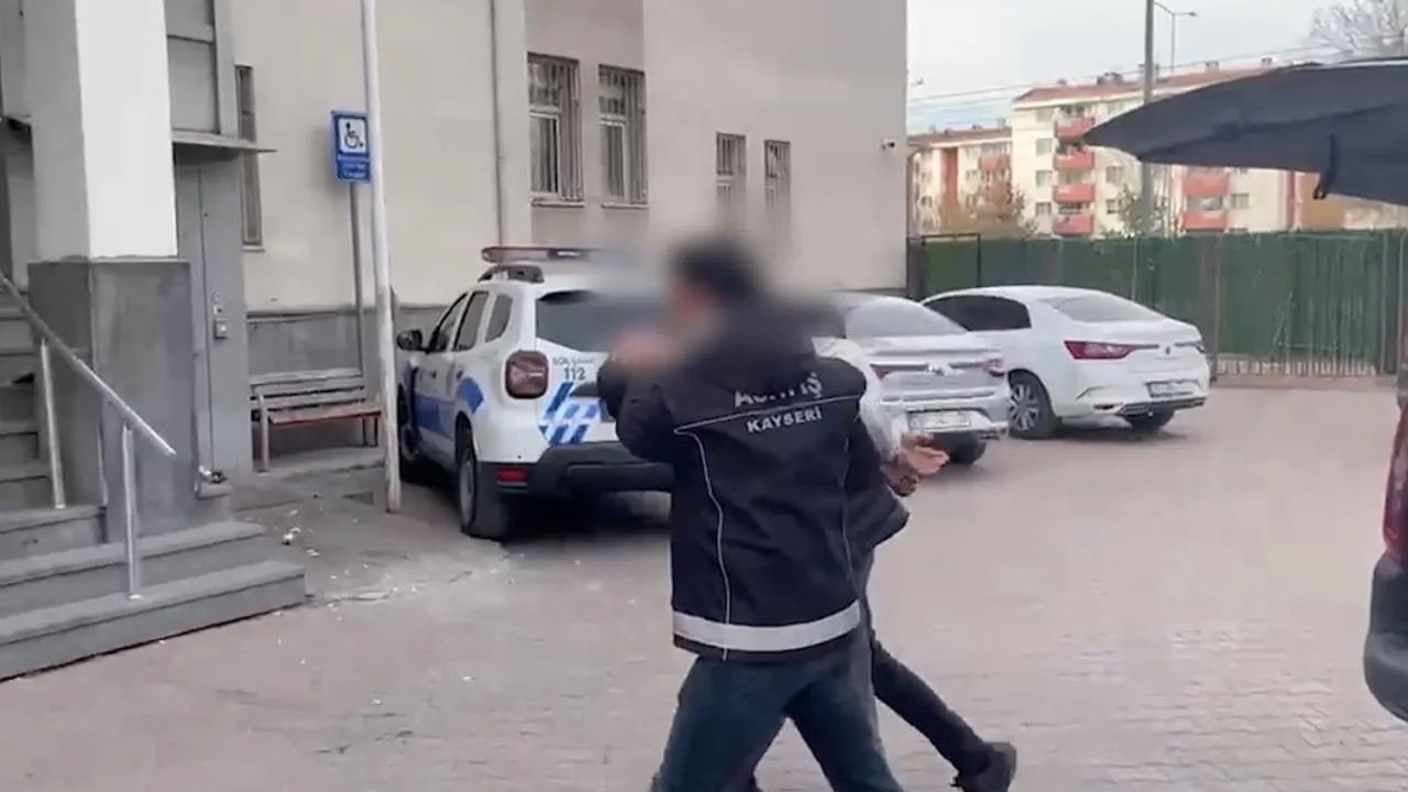 Kayseri'de 19 yıl 2 ay 7 gün kesinleşmiş hapis cezası bulunan K.K. yakalandı