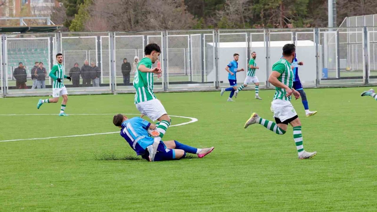 Kayseri Şekerspor, 6-1'lik galibiyetle ligin 24. haftasında şampiyonluğunu ilan etti