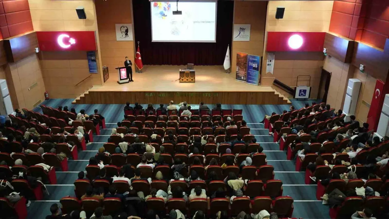 KBÜ Diş Hekimliği Öğrenci Sempozyumu: Akademisyenler ve Sektör Temsilcileri Öğrencilerle Buluştu