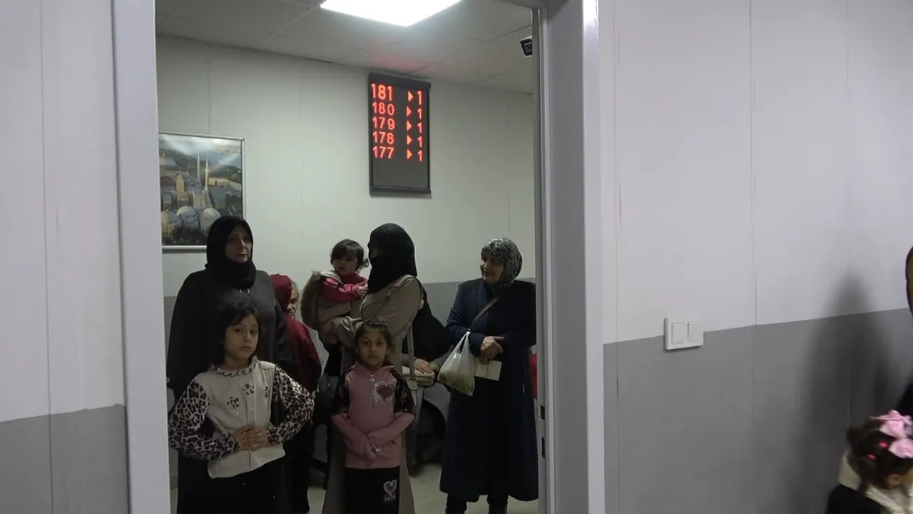 Kilis Öncüpınar Gümrük Kapısı'nda Suriye'ye gönüllü dönüşler bayram sonrası da sürüyor