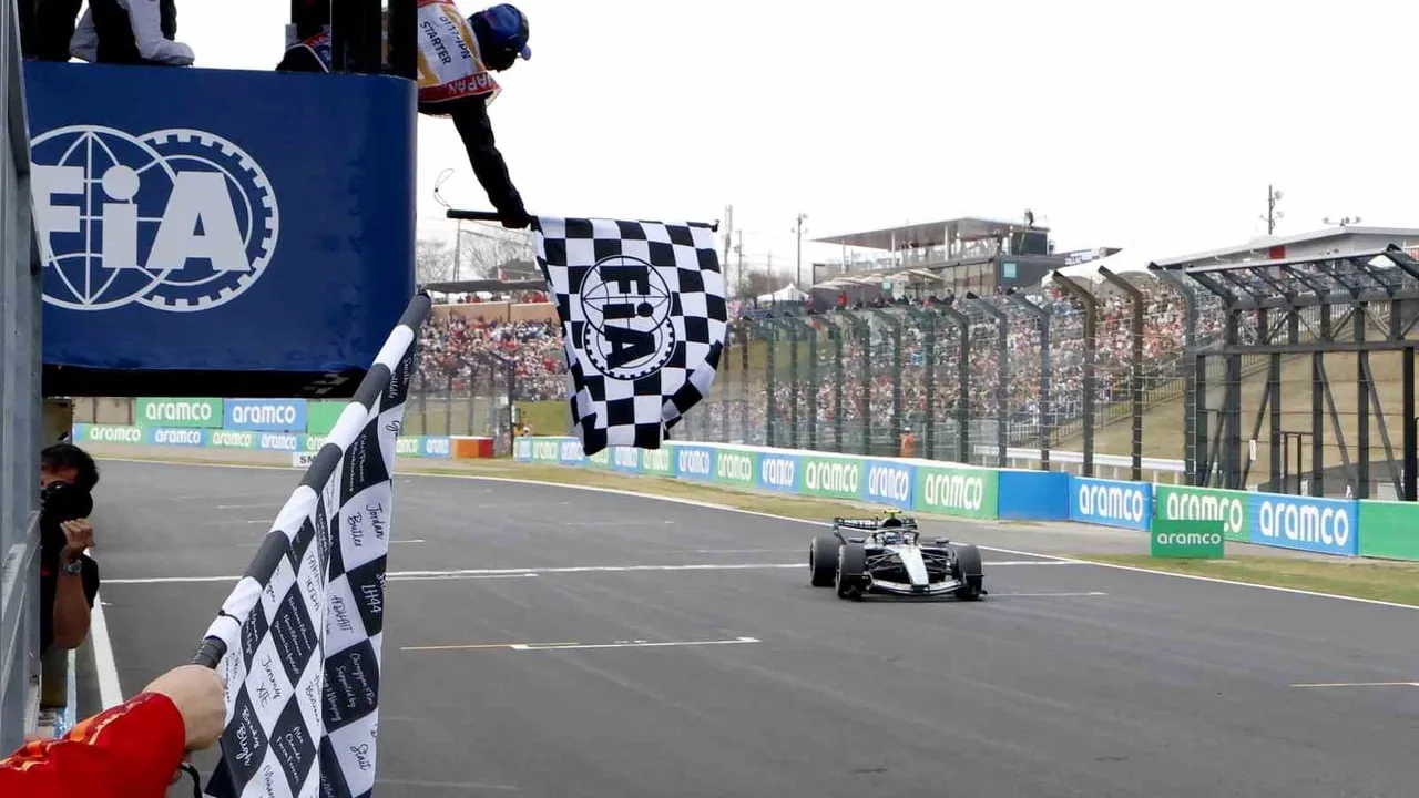 Kimi Antonelli, Suzuka’da Japonya Grand Prix’sini Kazandı ve Şampiyona Liderliğine Yükseldi