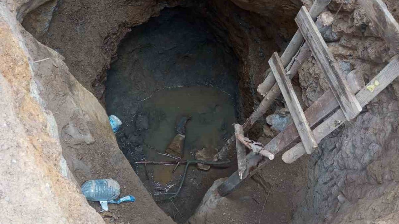 Kırıkkale'de 6 Metrelik Kuyuda Kaçak Define Kazısı: 4 Şüpheli Suçüstü Yakalandı