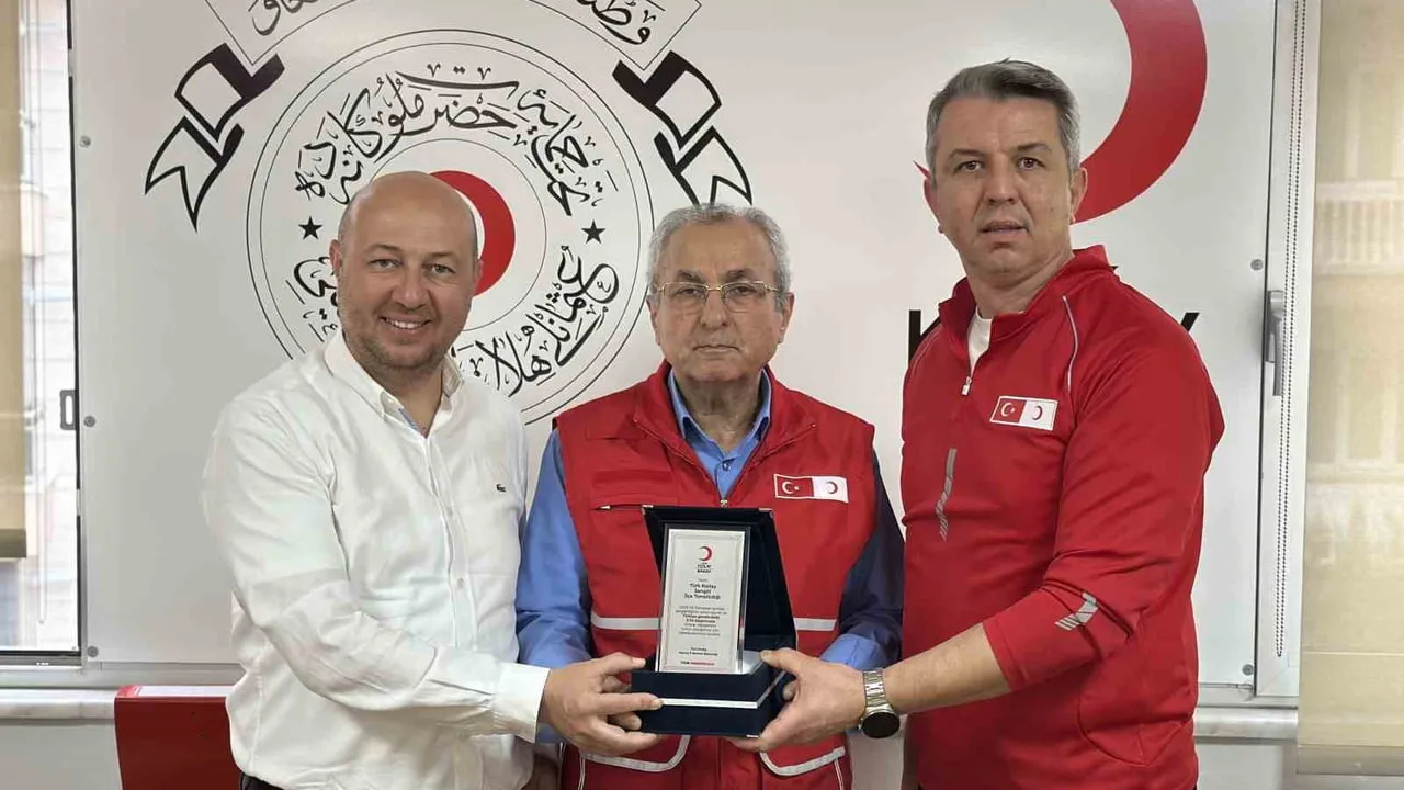 Kızılay Manisa, 2026 Ramazan çalışmalarında öne çıkan temsilci ve şube yöneticilerini ödüllendirdi