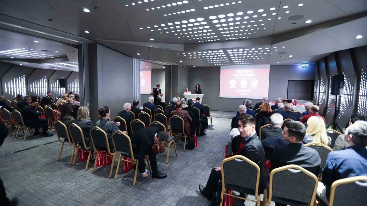 Kontrolsüz ağrı kesiciler ve katkılı gıdalar bağırsak sağlığını bozuyor: Bağırsak Akademisi'nden uyarılar