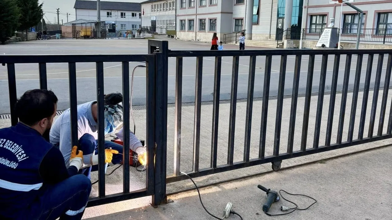 Körfez Belediyesi eğitim kurumları ve ibadethanelerde bakım-onarıma devam ediyor