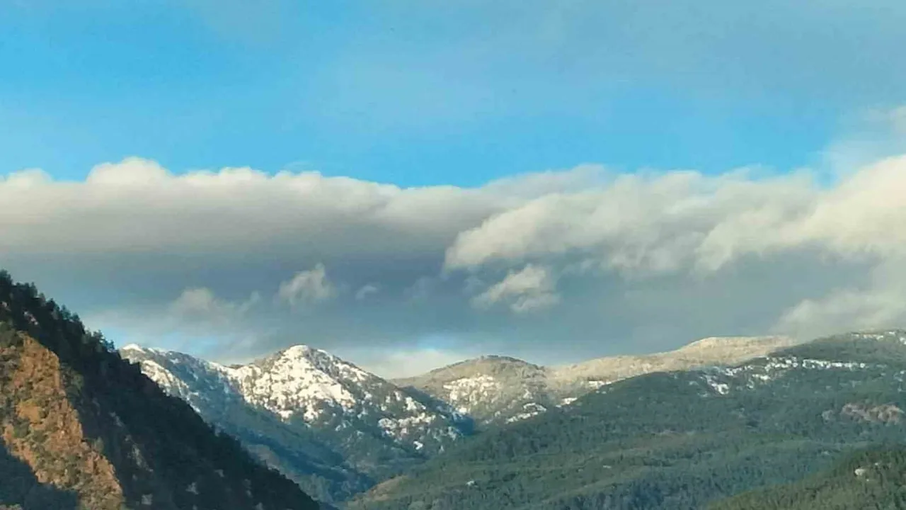 Köyceğiz'de Mart Sonu: Sandras Dağı'nın Tepeleri Karla Kaplandı