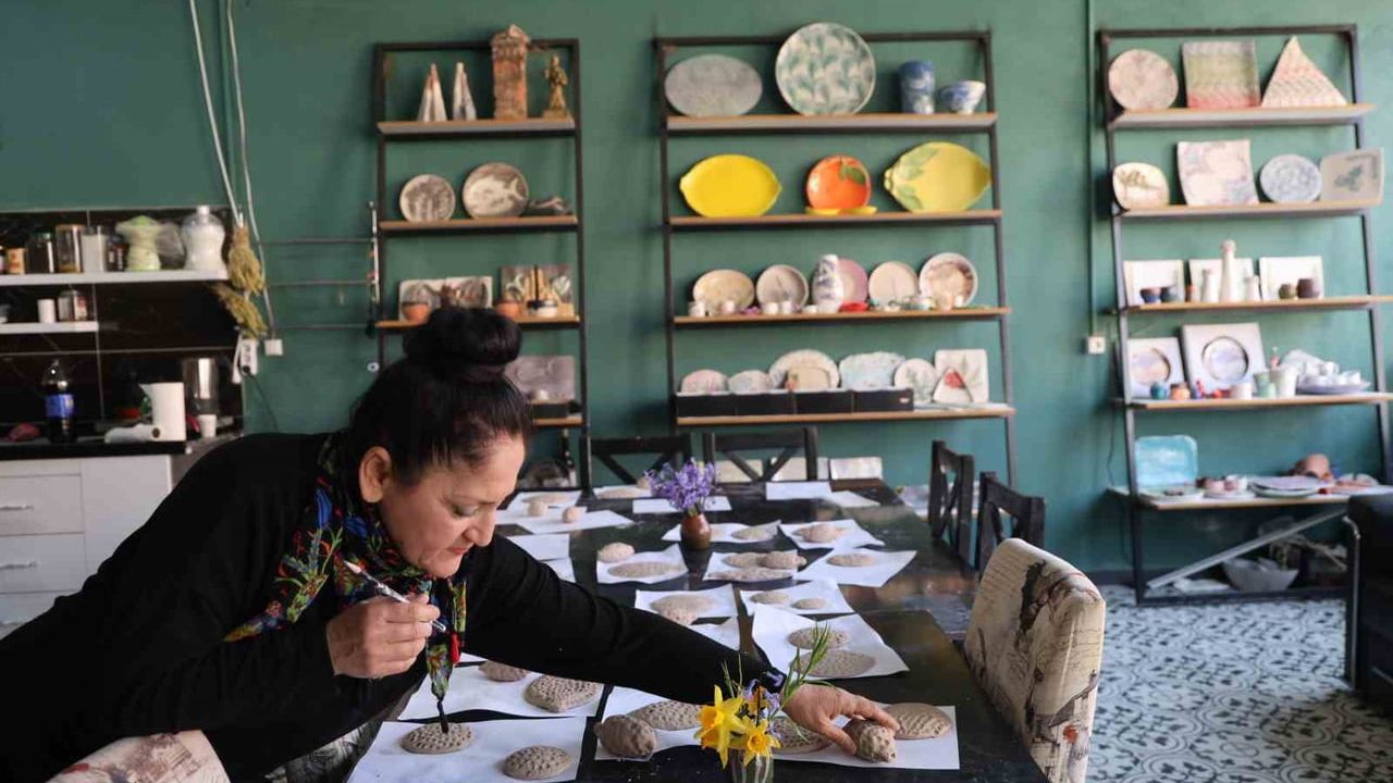 Kozan'ın tescilli narenciyesi seramiğe dönüştü: Denetimli Serbestlik yükümlüleri eserlerini Portakal Çiçeği Karnavalı'nda sergileyecek