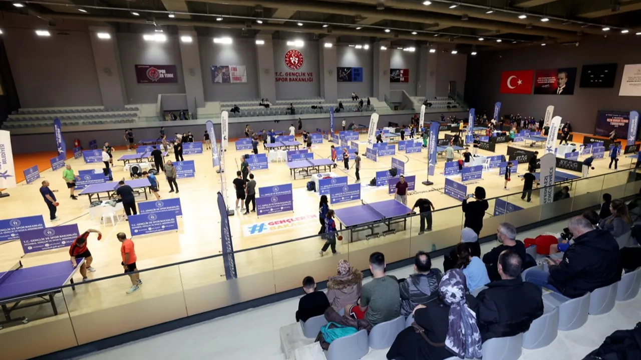 Küçükçekmece'de 2. Geleneksel Açık Masa Tenisi Turnuvasına 285 Sporcu Katıldı