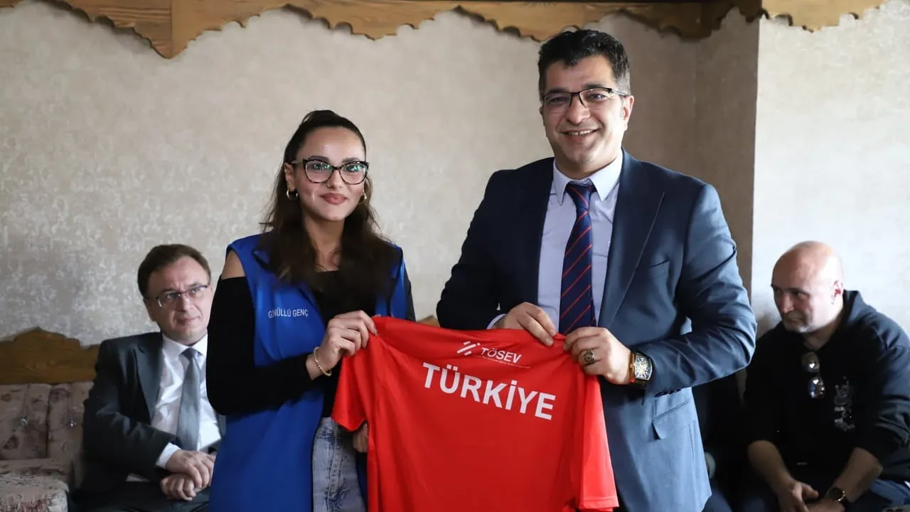 Kütahya'da U23 İşitme Engelliler Milli Takımı Gençlerle Buluştu: Motivasyon ve Başarı Hikâyeleri Paylaşıldı