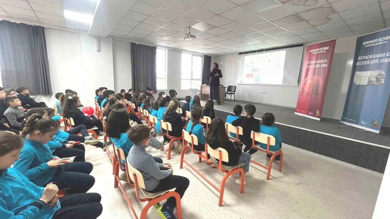 Kütahya İl Tarım ve Orman Müdürlüğü'nden ilkokul öğrencilerine gıda güvenilirliği eğitimi