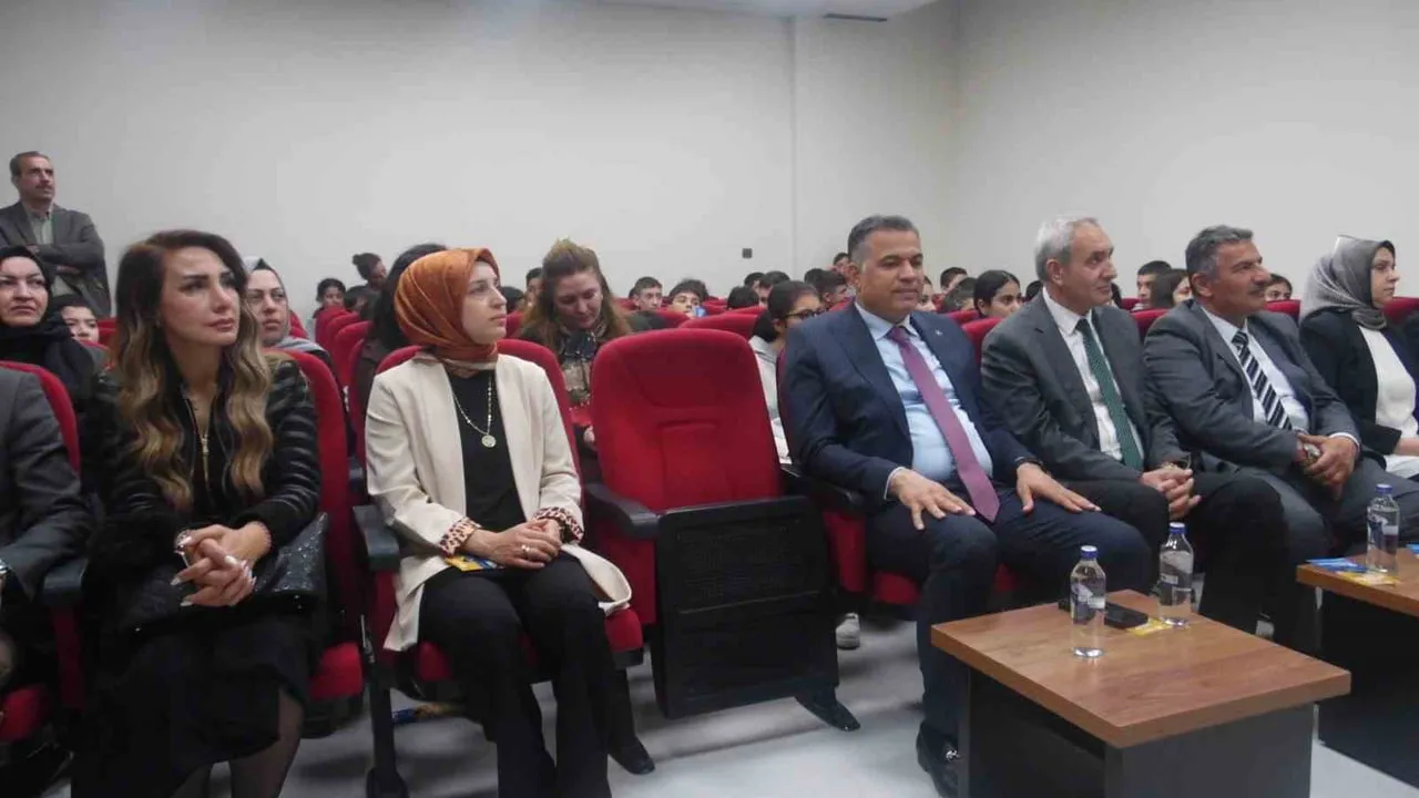 Malatya'da Uluslararası Sıfır Atık Günü etkinliği: sergi, atölye ve fidan dikimi