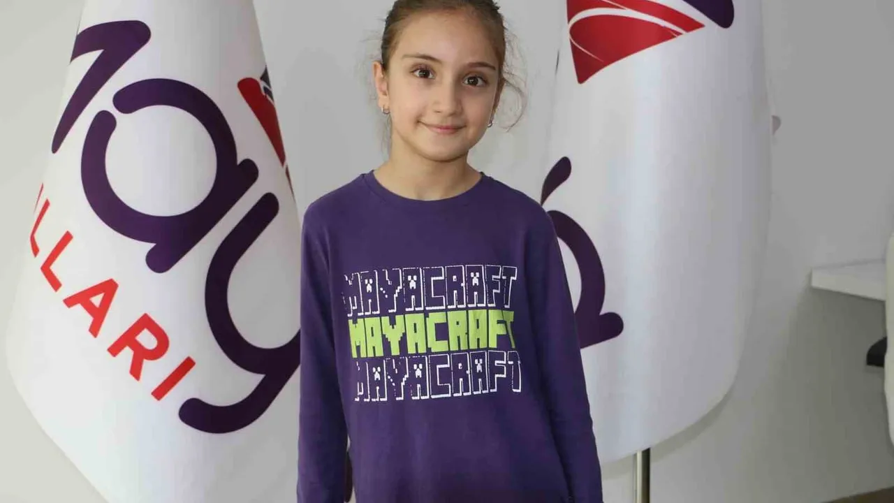 Maya Okulları'nda minikler demokrasi deneyimi: 3. sınıf öğrencisi Arjin Altun başkan seçildi