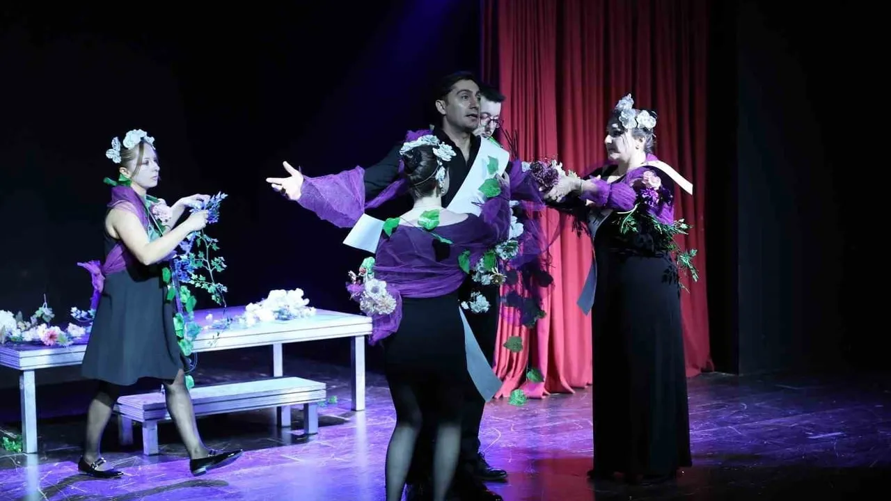 Merkezefendi'de Üç Gün Süren Kısa Oyunlar Festivali Sanatseverlerle Buluştu