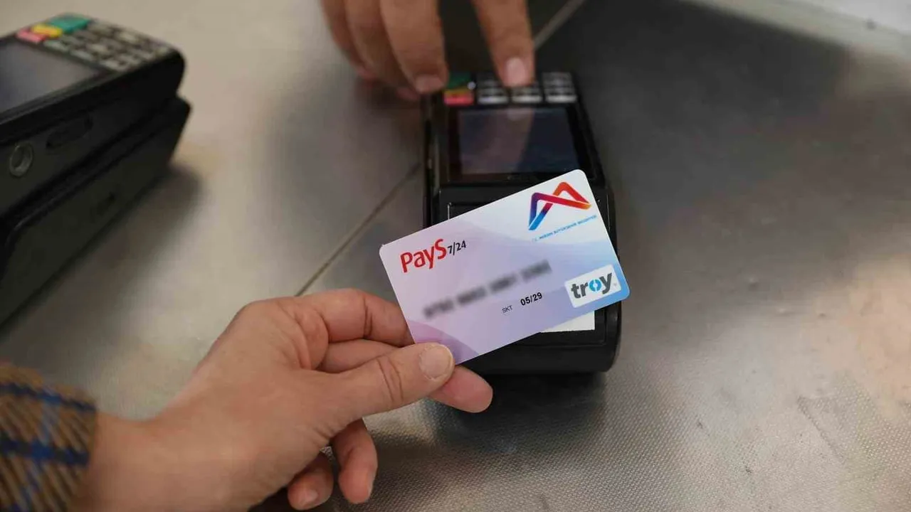 Mersin Büyükşehir Belediyesi Halk Kart ve öğrenim yardımlarını hesaplara yatırdı