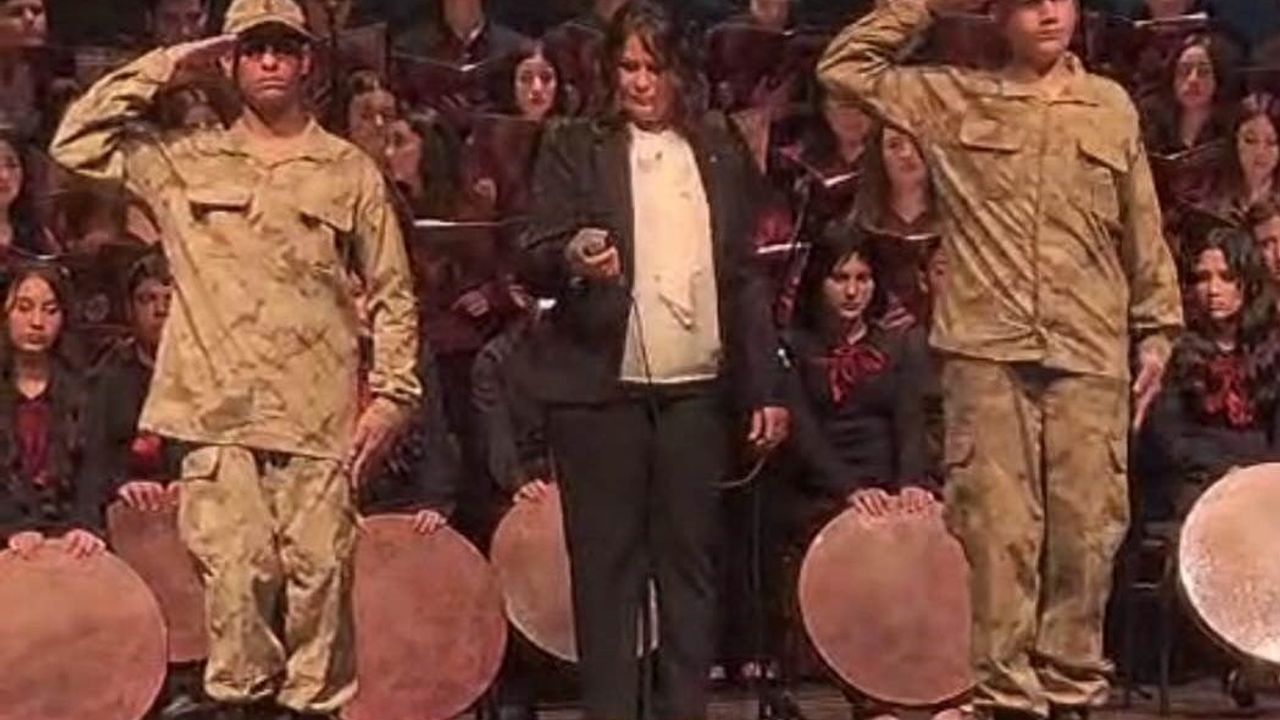 Mersin’de 111 Genç Yürekten Çanakkale Oratoryosu 111. Yılda Sahnelendi