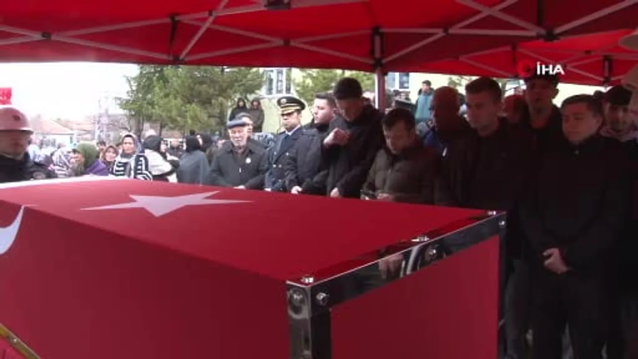 Mersin'de şehit polis memuru Serkan Ünal son yolculuğuna uğurlandı