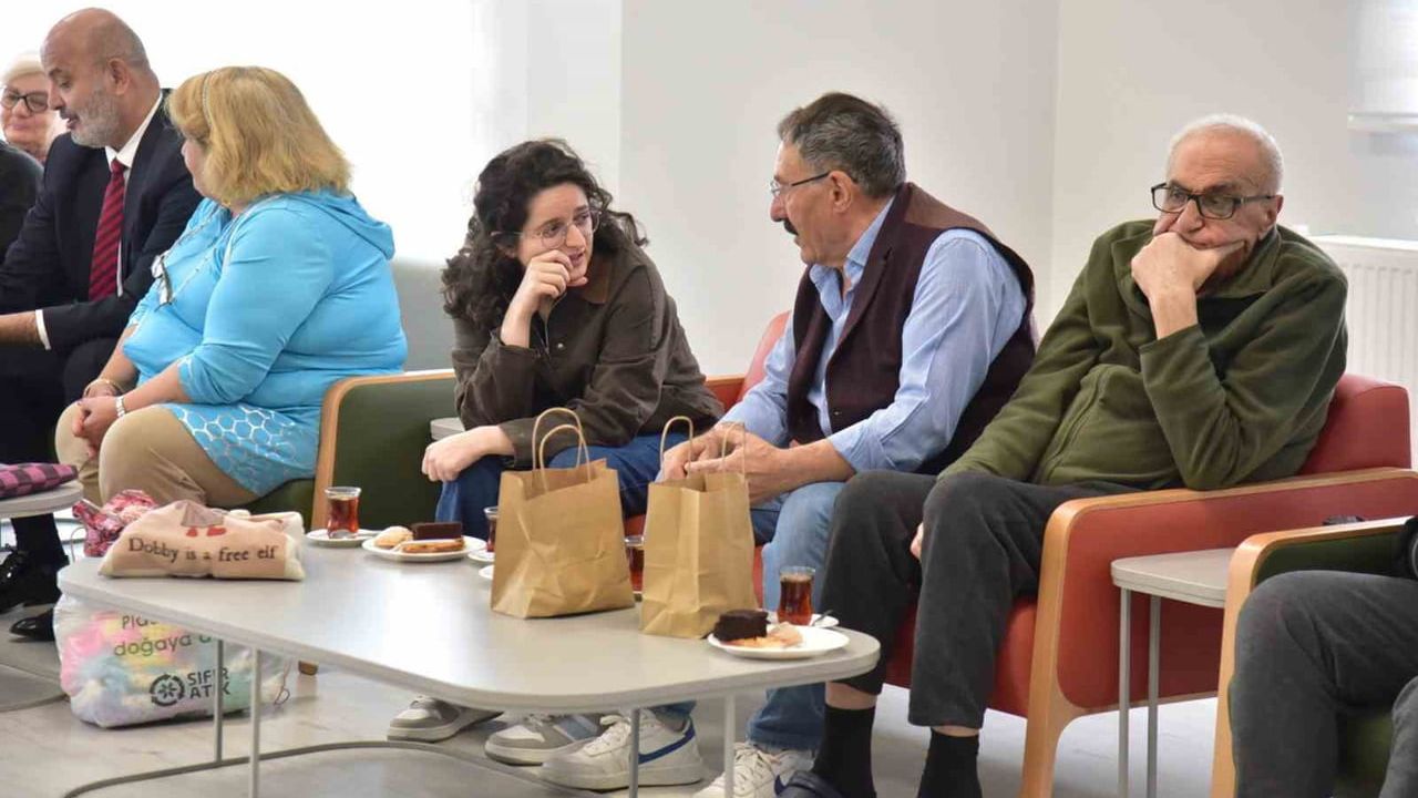 MSKÜ öğrencileri huzurevini ziyaret etti: 'Nesiller Buluşması' etkinliği