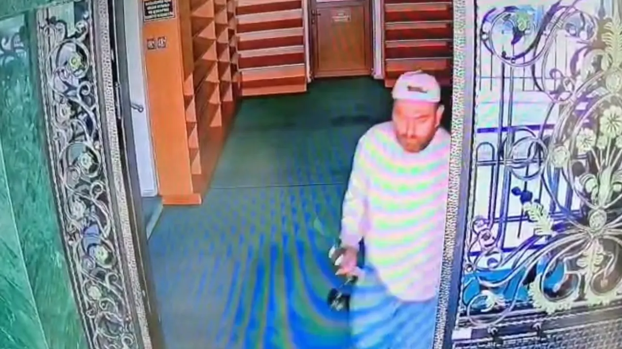Mudanya'da oltalı hırsız imamların yaka ve telsiz mikrofonlarını çaldı