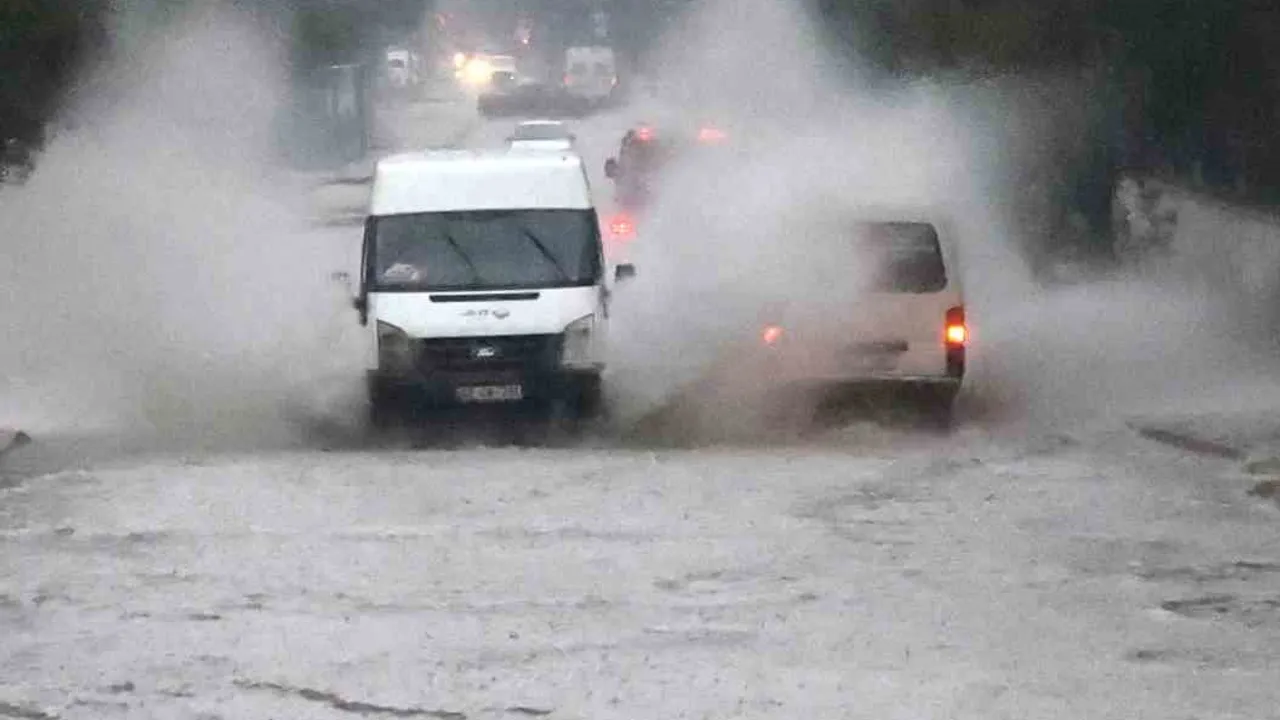Muğla için yağış uyarısı: Çarşamba yerel kuvvetli sağanak bekleniyor