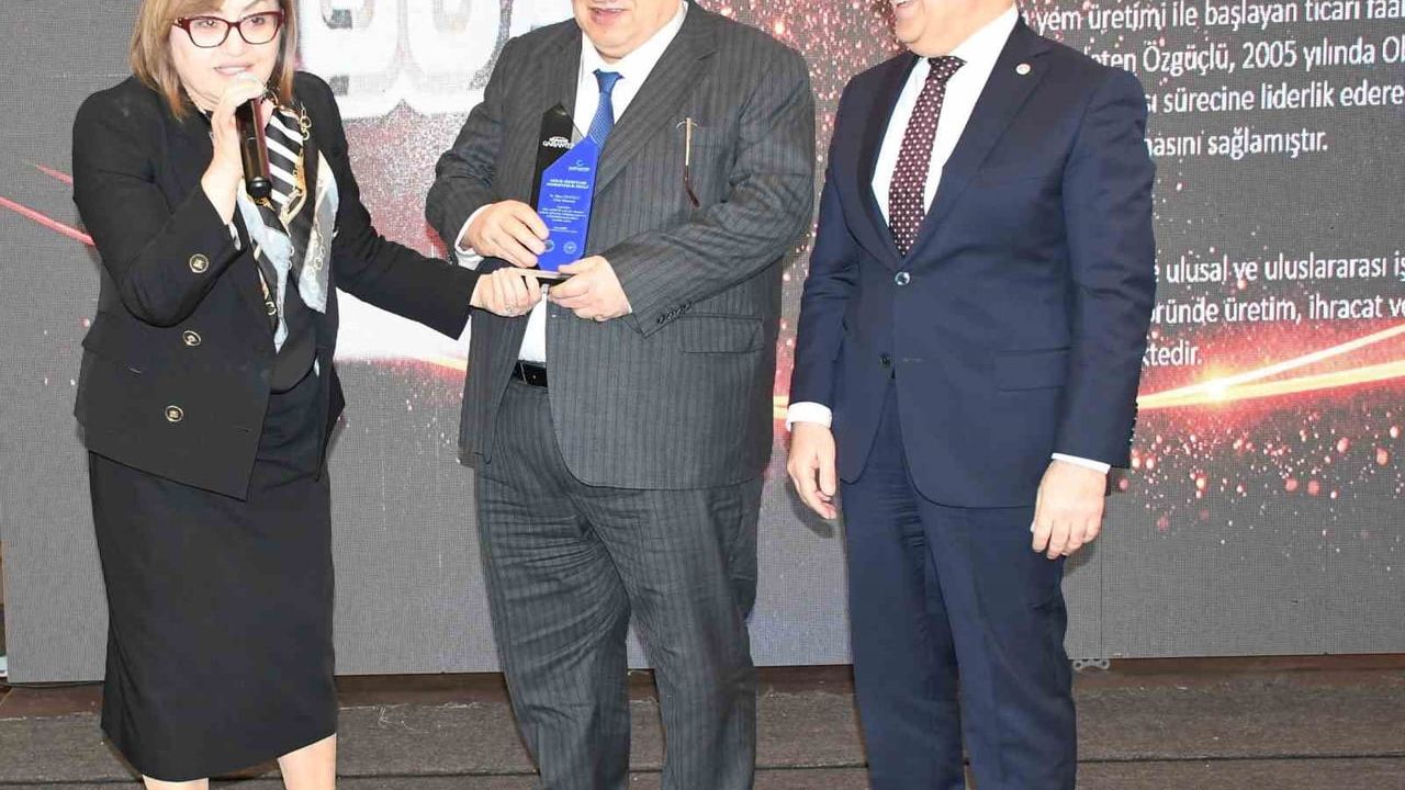 Musa Özgüçlü'ye 'Sağlığa En Büyük Yatırım Yapan Hayırsever' ödülü — Oba Makarna'nın Gaziantep sağlık yatırımları