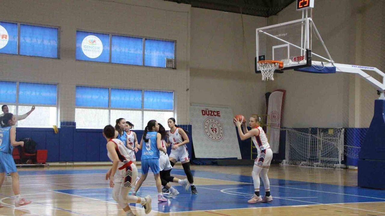 Okul Sporları Yıldızlar Basketbol 2025–2026 Yarı Finalleri Düzce'de Tamamlandı