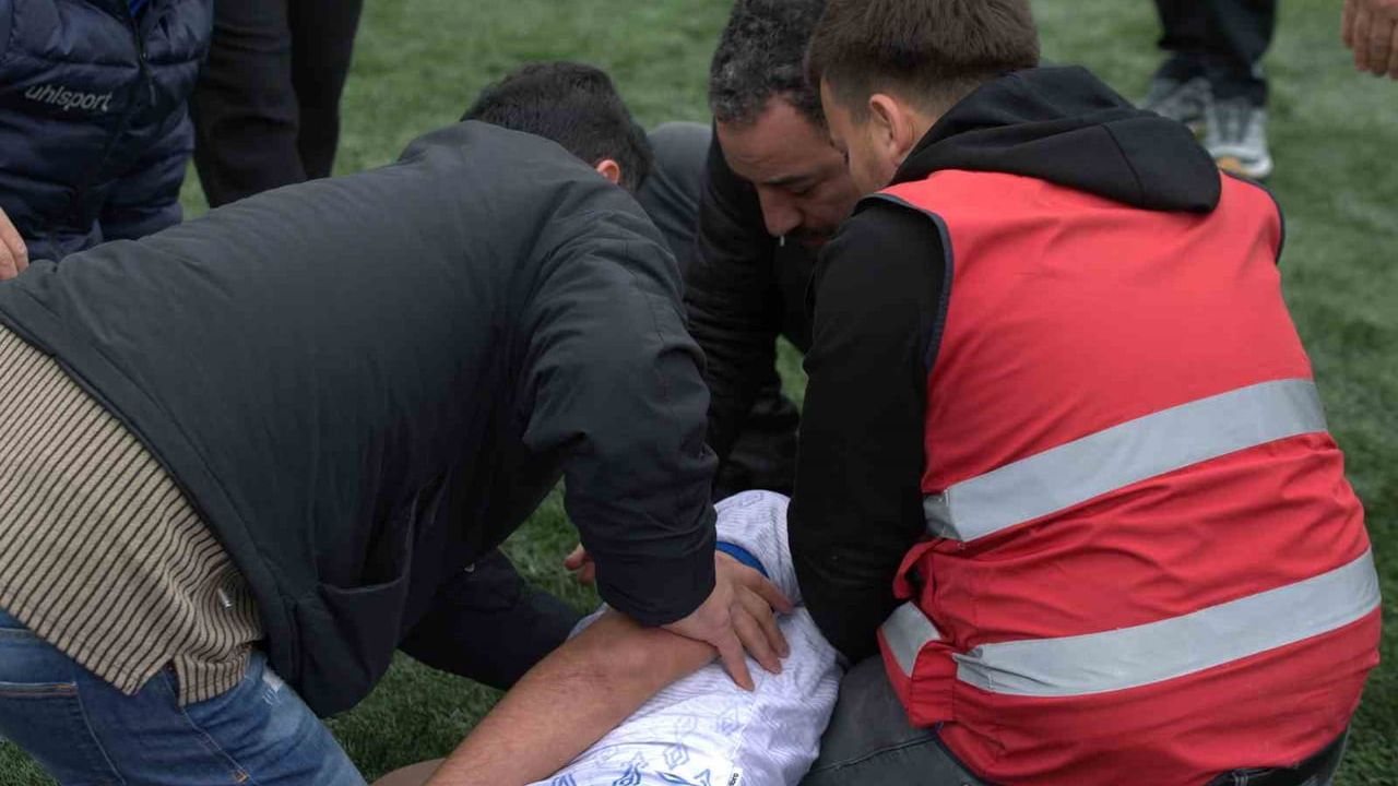 Rize U18 Play-off Finali, Genç Futbolcunun Sakatlanması Üzerine Ertelendi