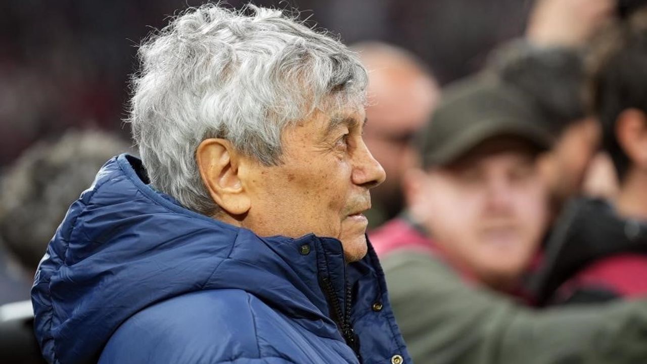 Romanya Milli Takımı Kampında Mircea Lucescu Hastaneye Kaldırıldı