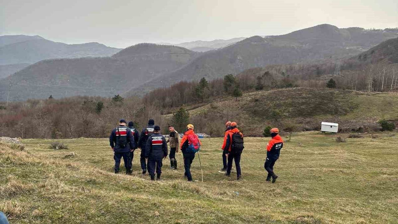 Sakarya Dereköy'de kaybolan 75 yaşındaki kişi için hava ve kara aramaları sürüyor