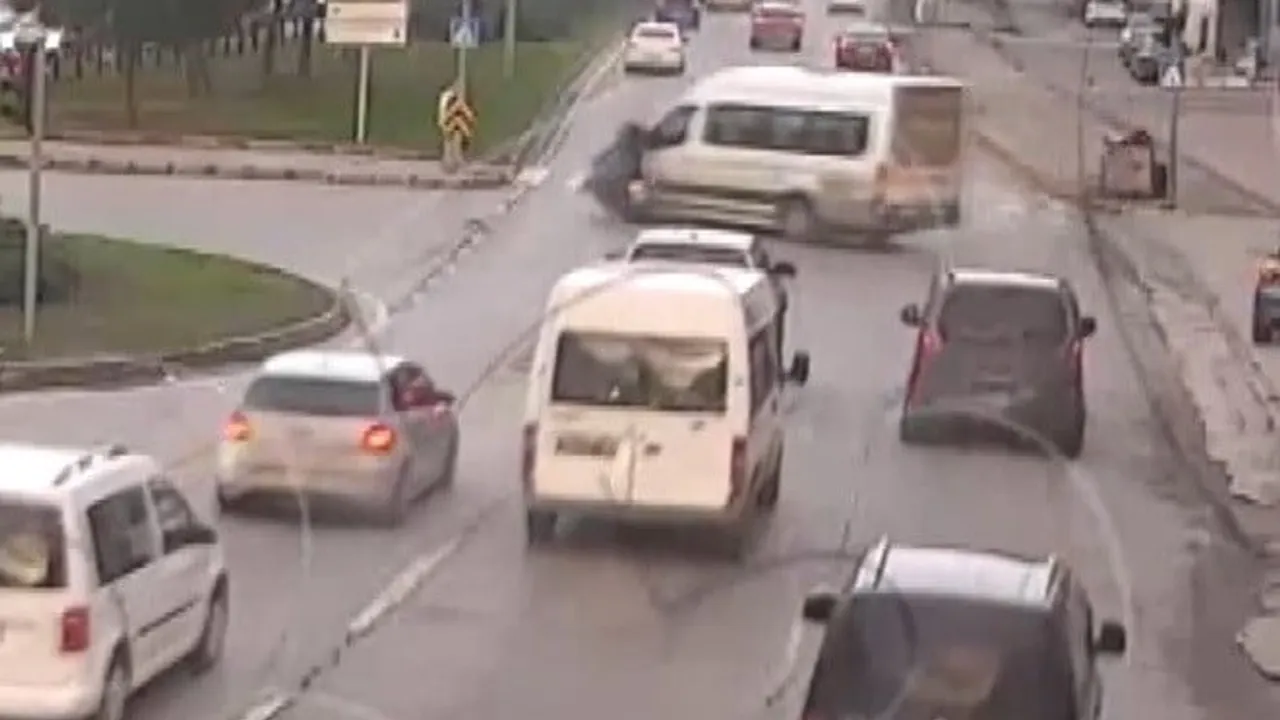 Samsun'da şubat ayı trafik kazaları KGYS kameralarına yansıdı