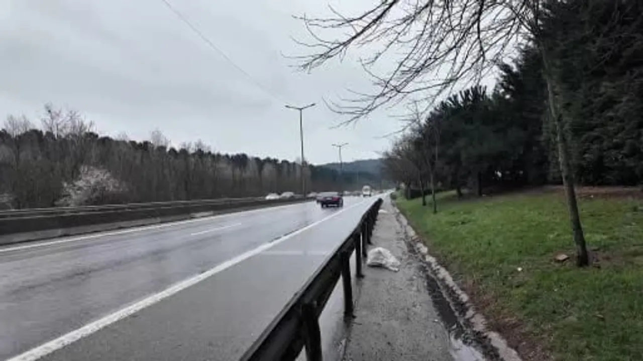 Sancaktepe'de yol kenarında beze içinde ölü bebek bulundu