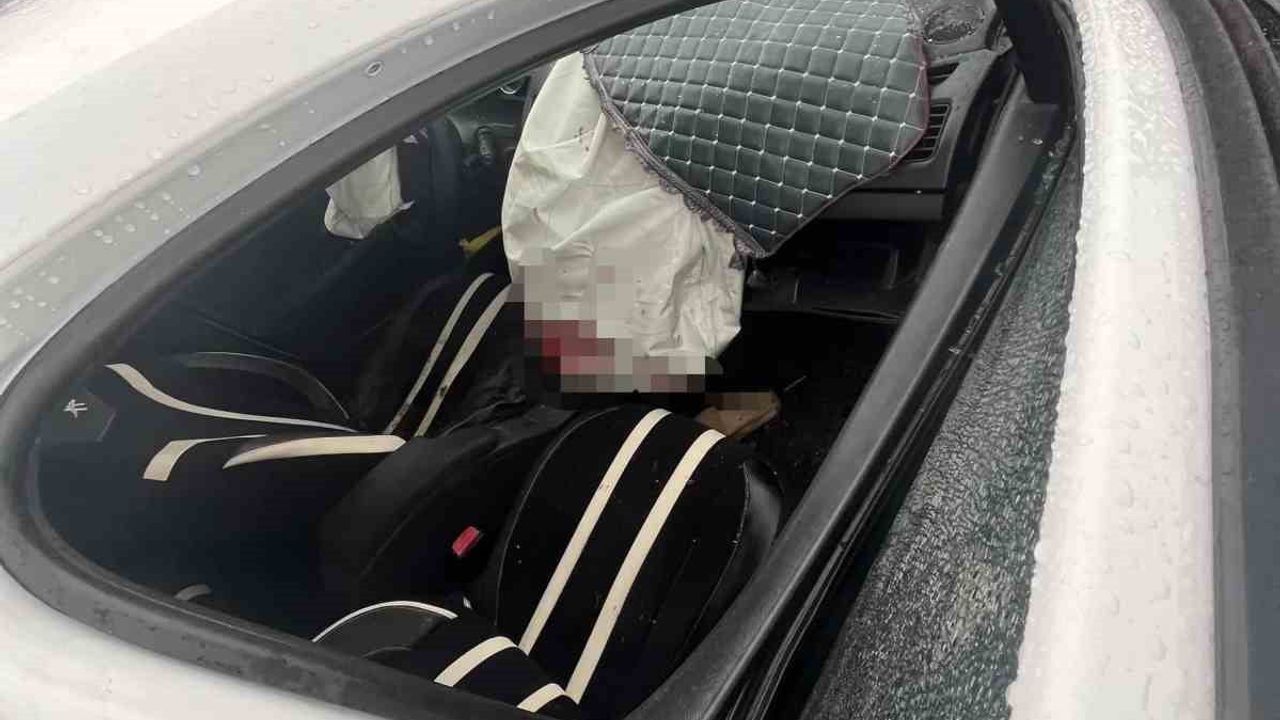 Şanlıurfa Siverek'te iki otomobil çarpıştı: 8 kişi yaralandı