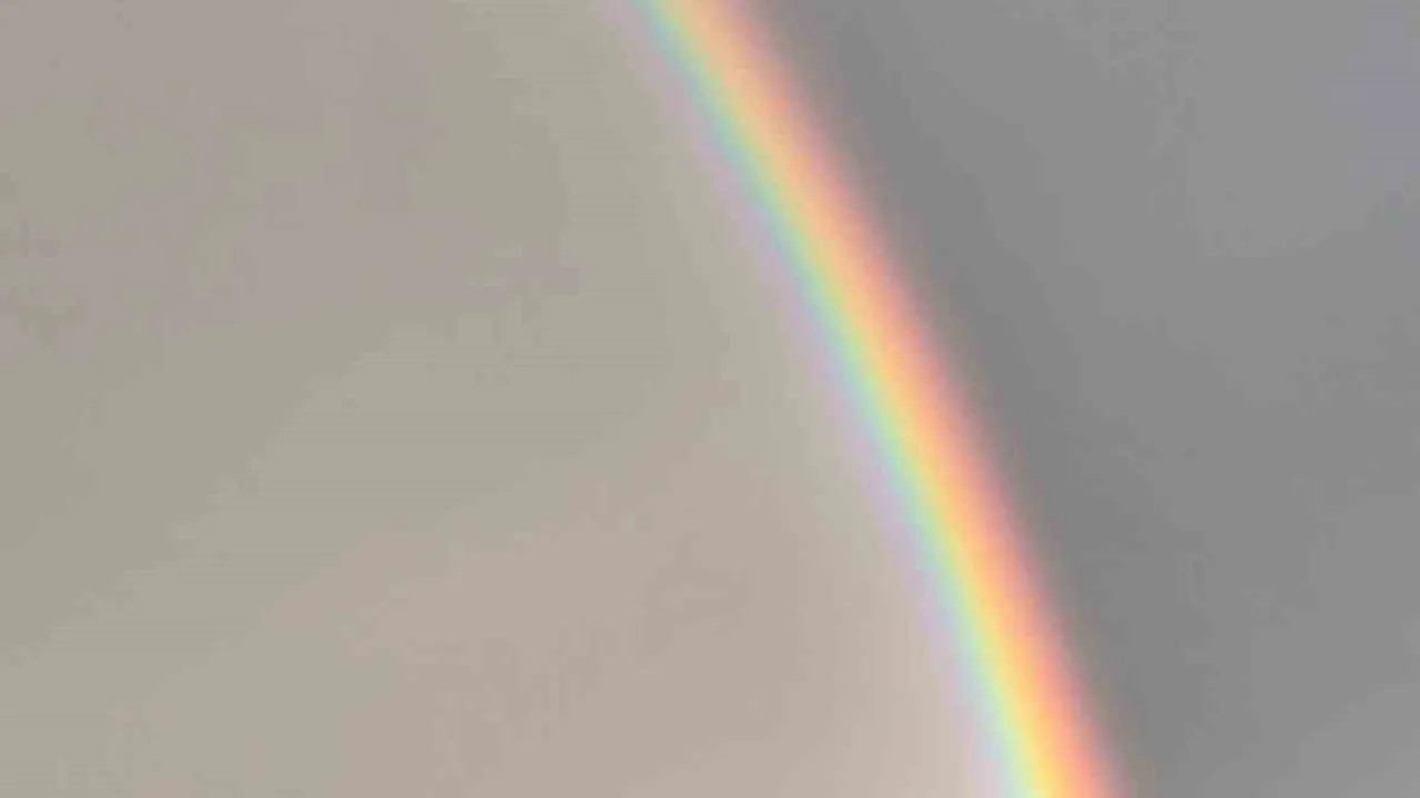 Siirt'in Kurtalan ilçesinde yağmur sonrası gökkuşağı ilgi çekti