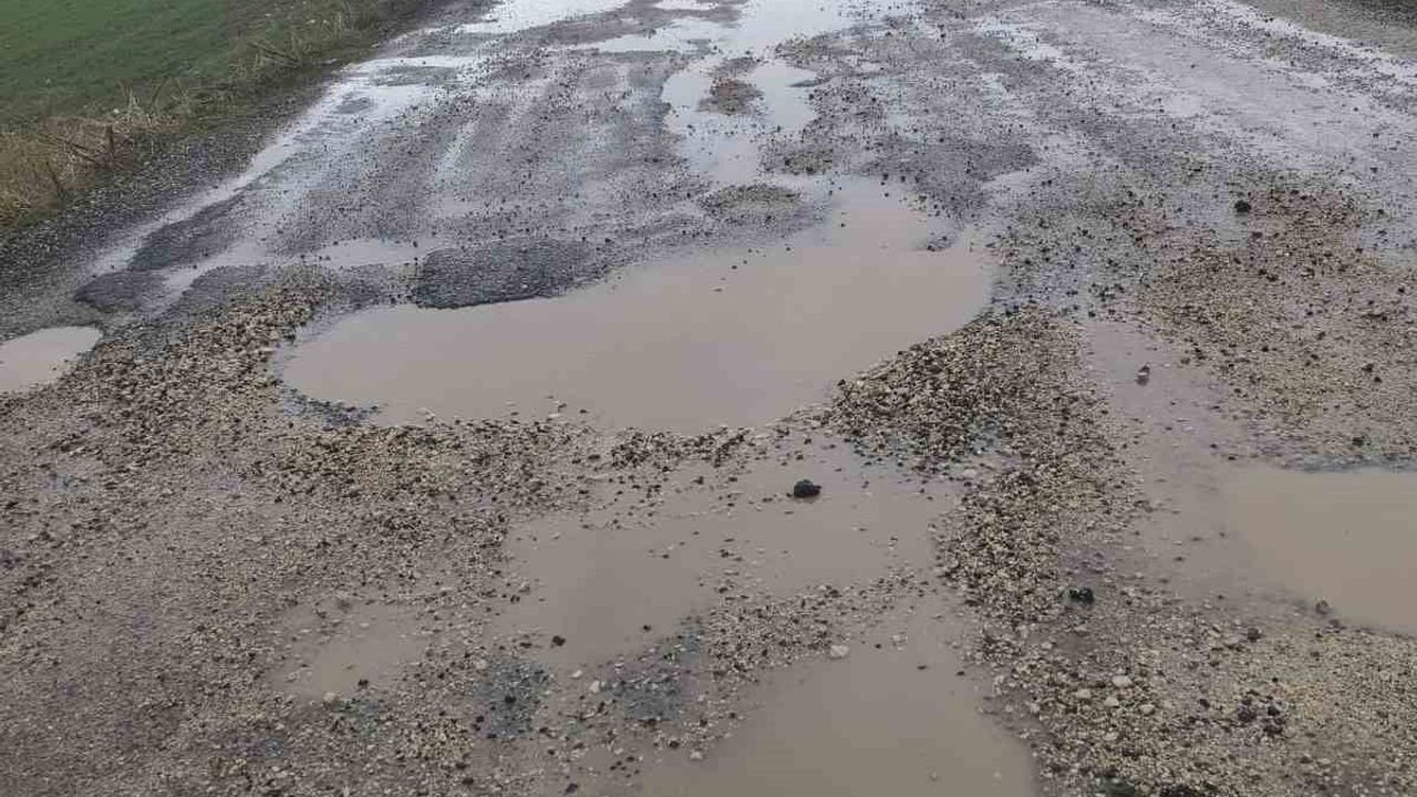 Silvan'da sağanak sonrası köy yolları hasar gördü: Sulubağ Mahallesi onarım bekliyor