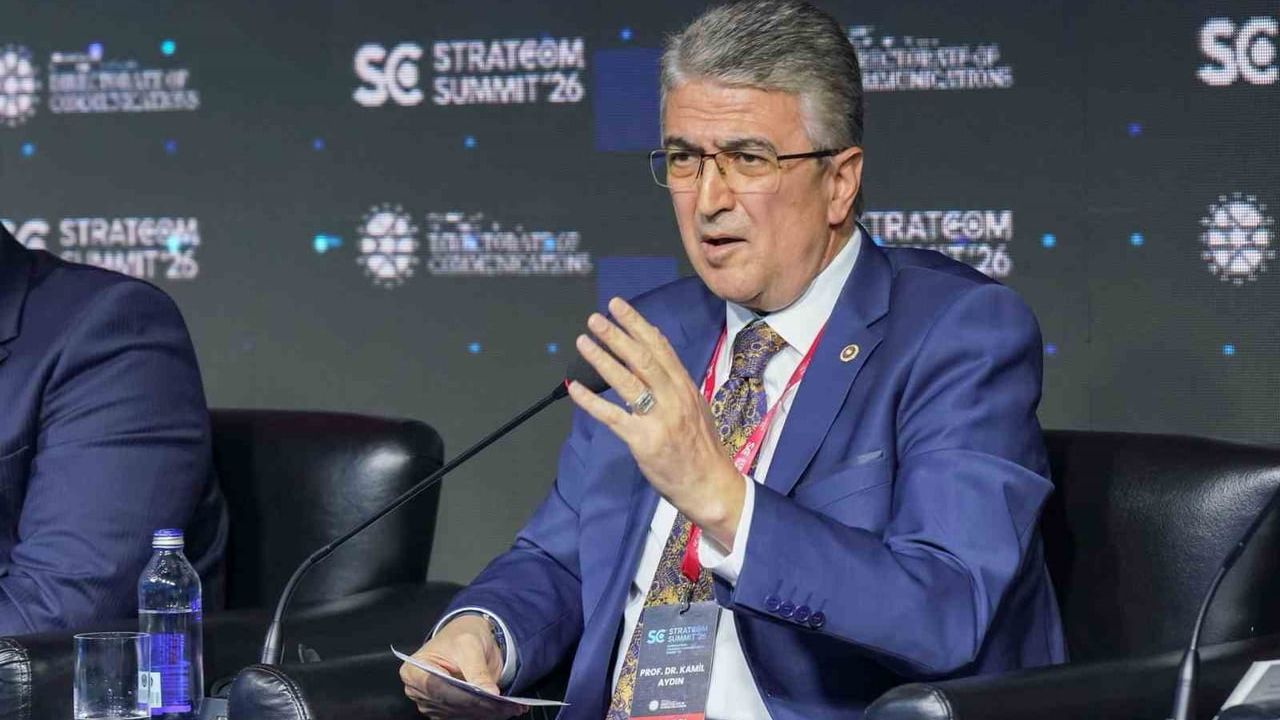 STRATCOM 2026'da Prof. Dr. Kamil Aydın: Dijital Medya Gençleri Hedef Alıyor